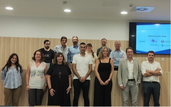 Foto dels representants de les entitats reunides